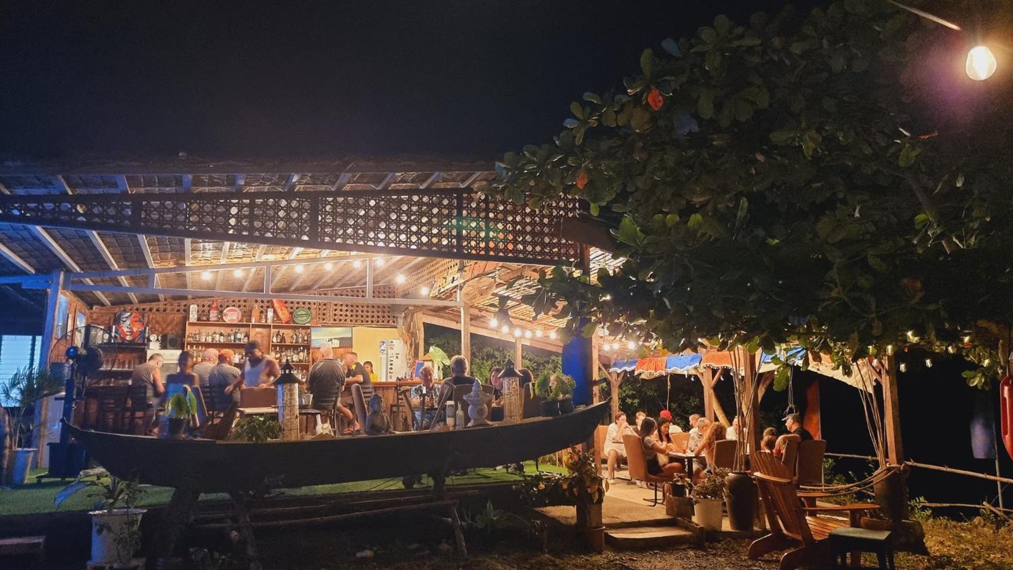 Jush Native And Glamping Hotel Dauis ภายนอก รูปภาพ