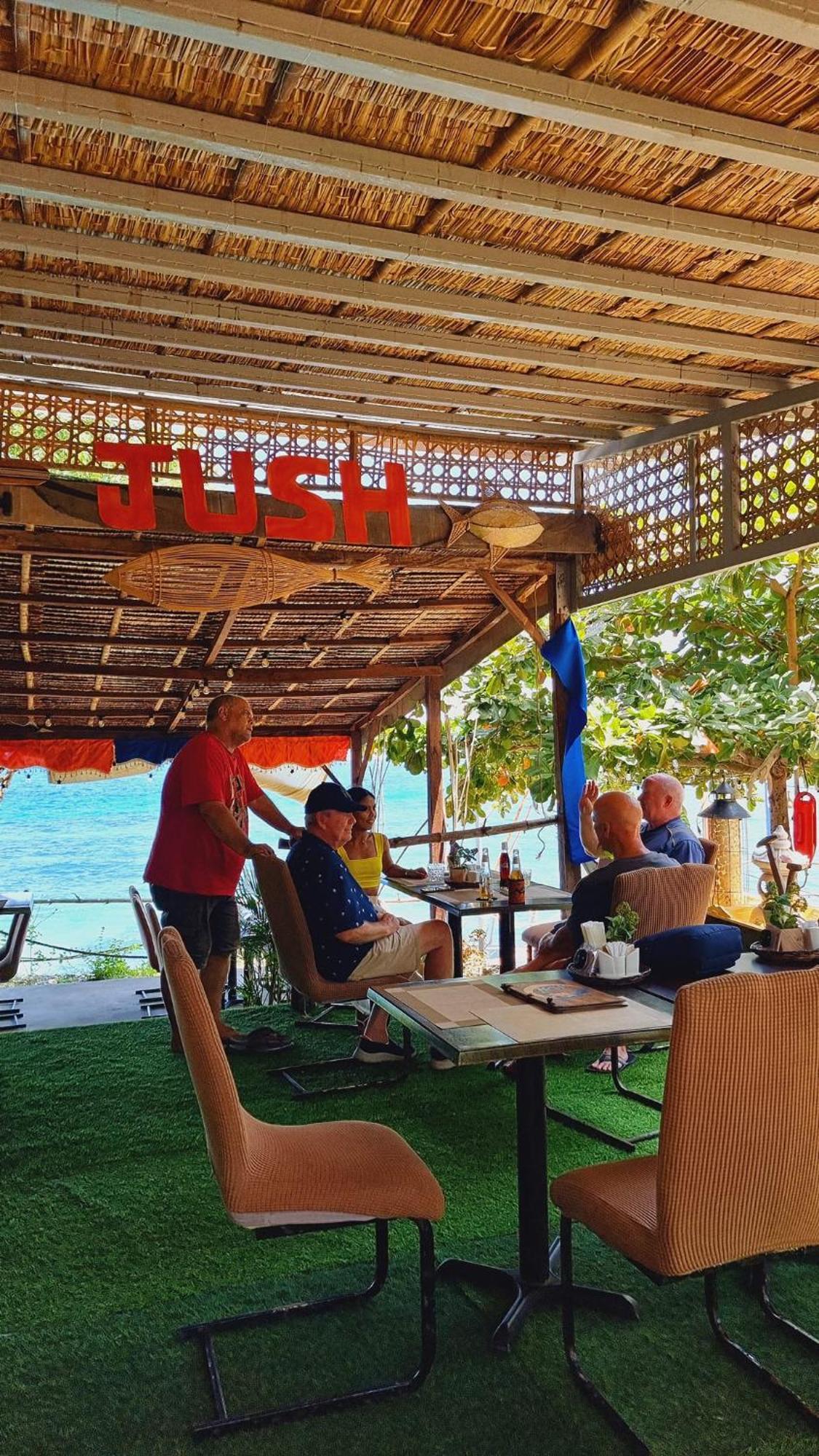 Jush Native And Glamping Hotel Dauis ภายนอก รูปภาพ